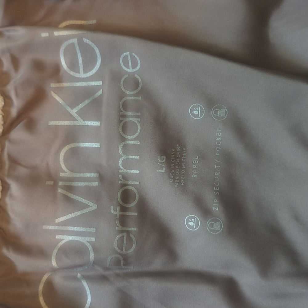 Brand new Calvin Cline Puffer Vest - Picture 6 of 11